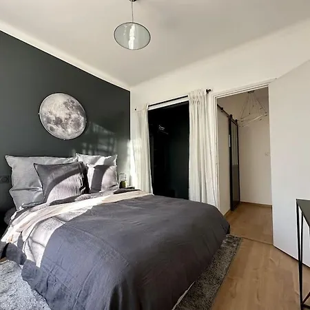 Le Lutz Apartment *